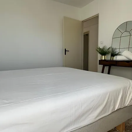 Holiday home Les Graves, Belle Maison Proche De Chateau Pape Clement *
